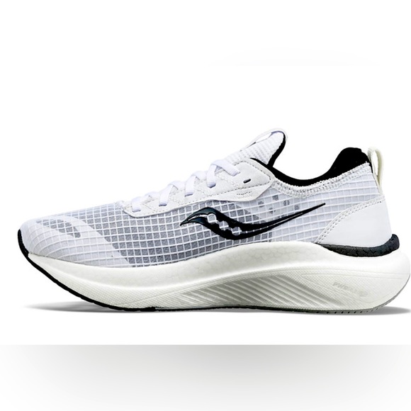 Saucony Shoes - Saucing Freedom Crossport women’s 8 white and black. Running workout sneakers